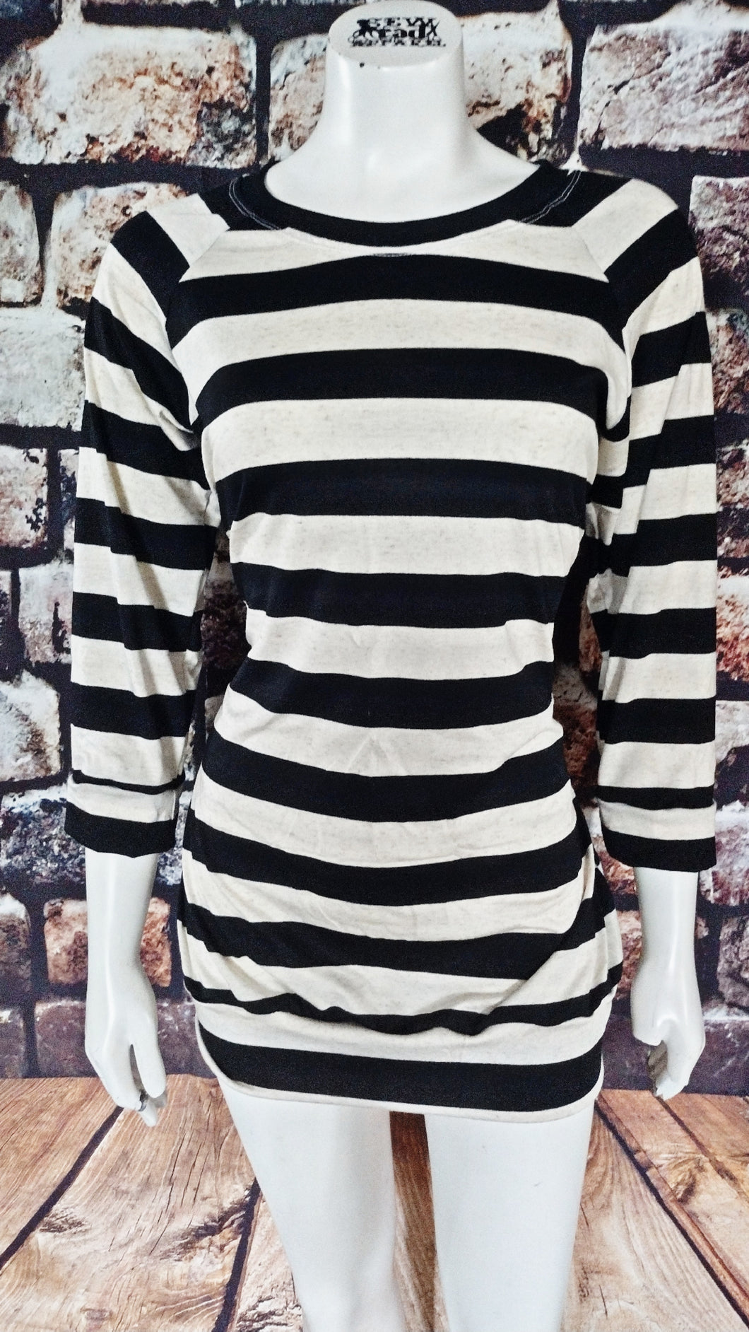 Size 12/Large Striped Raglan Sweater Tee